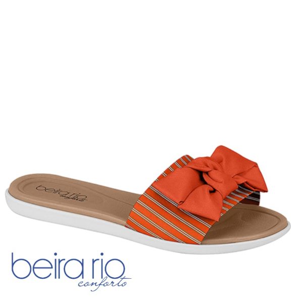 Esse modelo conta com o conforto e a praticidade que já é de costume dos calçados Beira Rio Conforto. Com um top em sua tira multi cor listrada